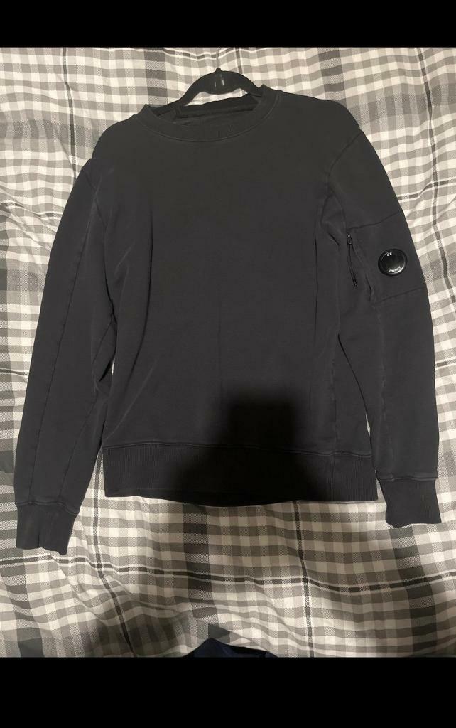 black cp company jumper